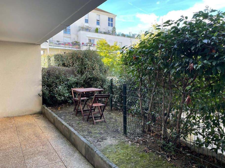 Studio 28 M2 & Jardin Privatif 20 M2 Montigny-le-Bretonneux Exterior foto